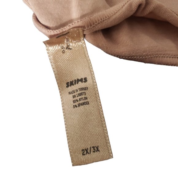 CT762 Skims NWOT Essential Crew Neck Sleeveless Bodysuit Thong Sienna 2X/3X - Picture 4 of 4